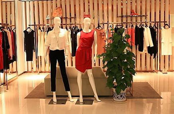 凌云零售进销存如何实现服装连锁店铺管理