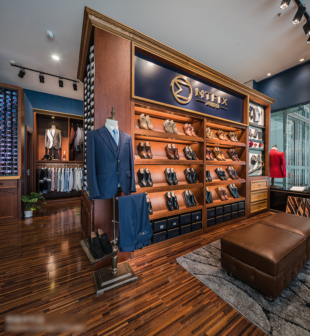 镇江万达广场麦梯定制男装西装店 时尚与质感并存的零售空间